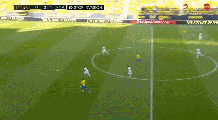 巴萨梅西助攻队友攻入制胜球（梅西送出助攻，巴萨队友打入制胜一球）