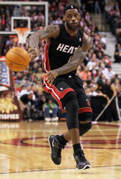 国安赛前训练人员齐整，达万、侯森跟队，乃比江“爆射”法比奥（国安赛前训练阵容齐整，达万、侯森随队，乃比江轰门考验法比奥）