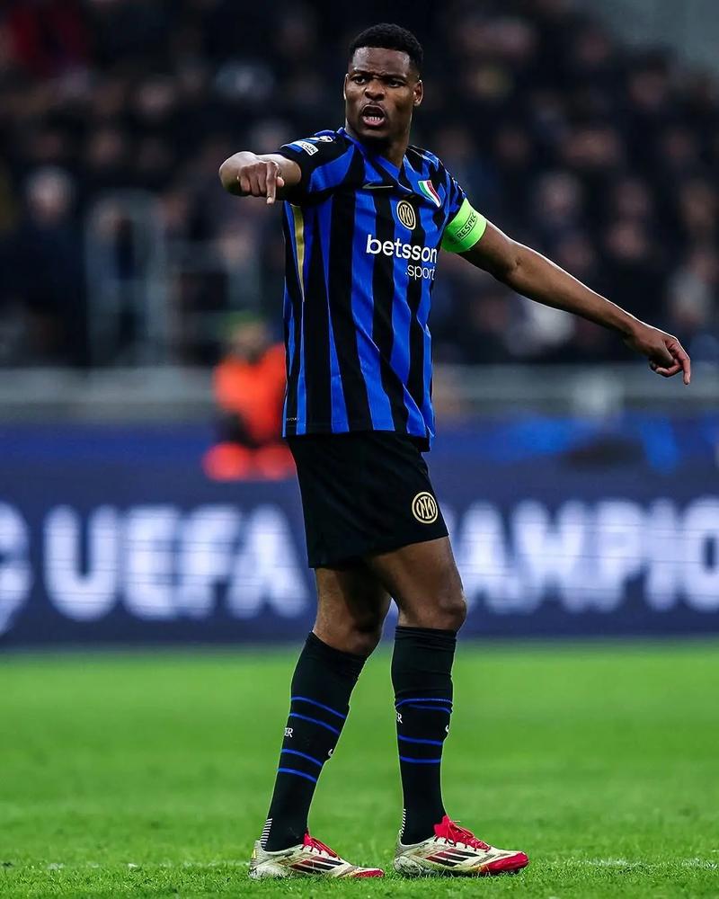 对手被晃得找不着北