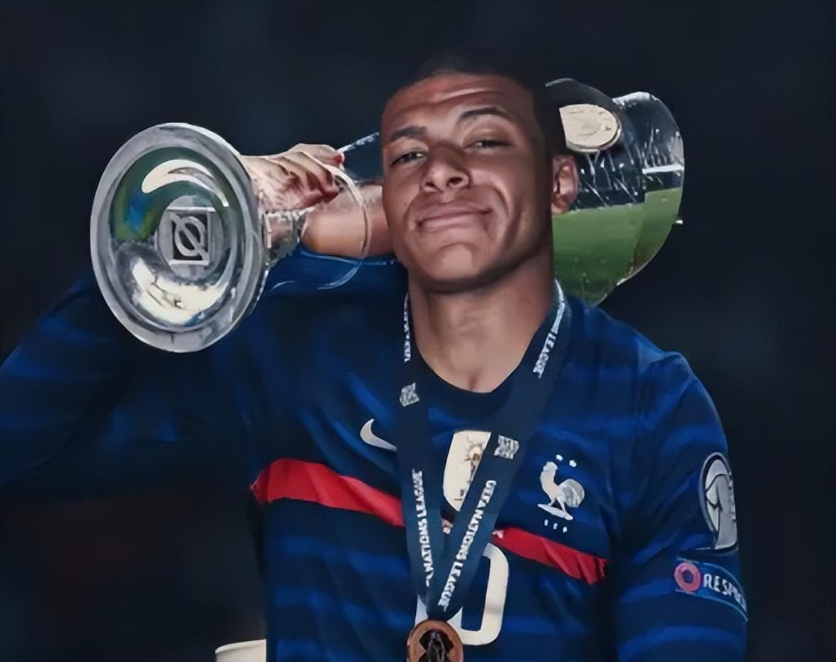 列维谈解雇澳波：热刺必须在所有战线赢球，英超成绩说明一切（列维谈炒澳波：热刺各线都要赢，英超战绩就是答案）