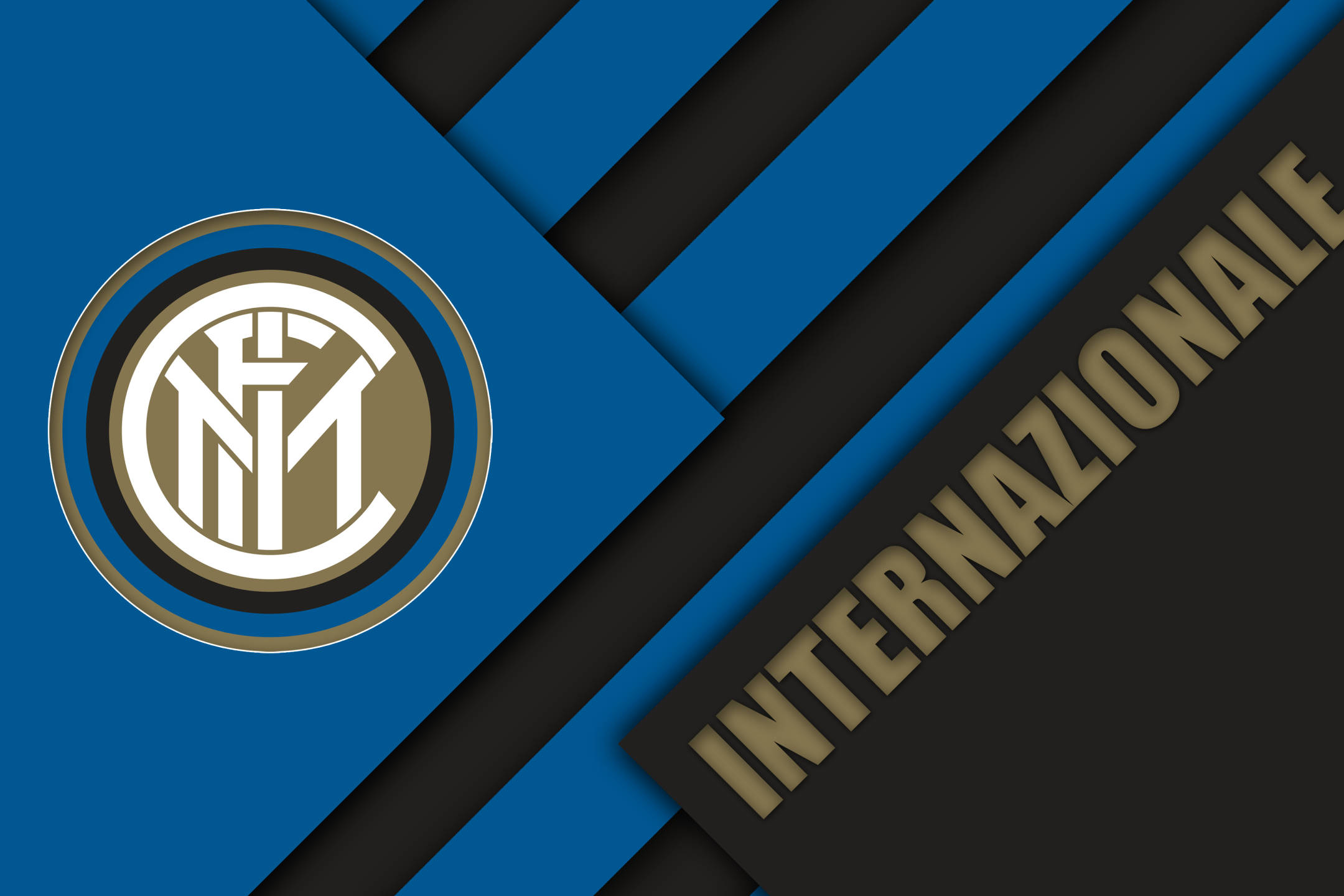 给爷整笑了，曼奇尼假意亲吻布鲁马多，将布鲁马多逗笑（这一幕笑翻了：曼奇尼作势亲吻布鲁马多，逗得对方当场大笑）