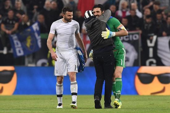 他踢得太聪明了