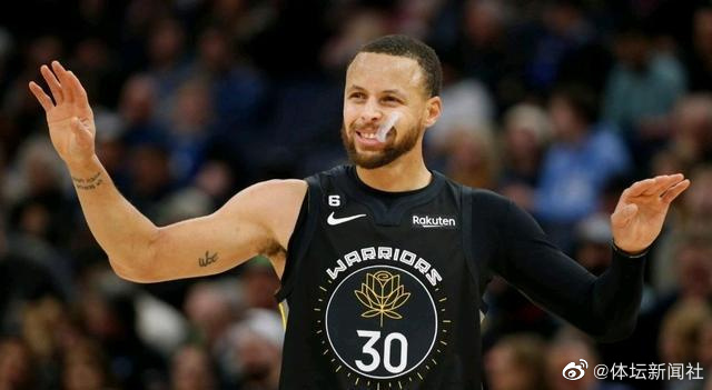 曼联红魔主场零封埃弗顿（红魔曼联坐镇老特拉福德零封埃弗顿）