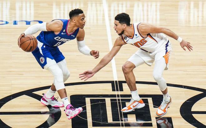 早报：拥有地表最强人类的从容感……怎么，你们没有吗？（早报：拥有地表最强人类的底气与从容——怎么，你们没有？）